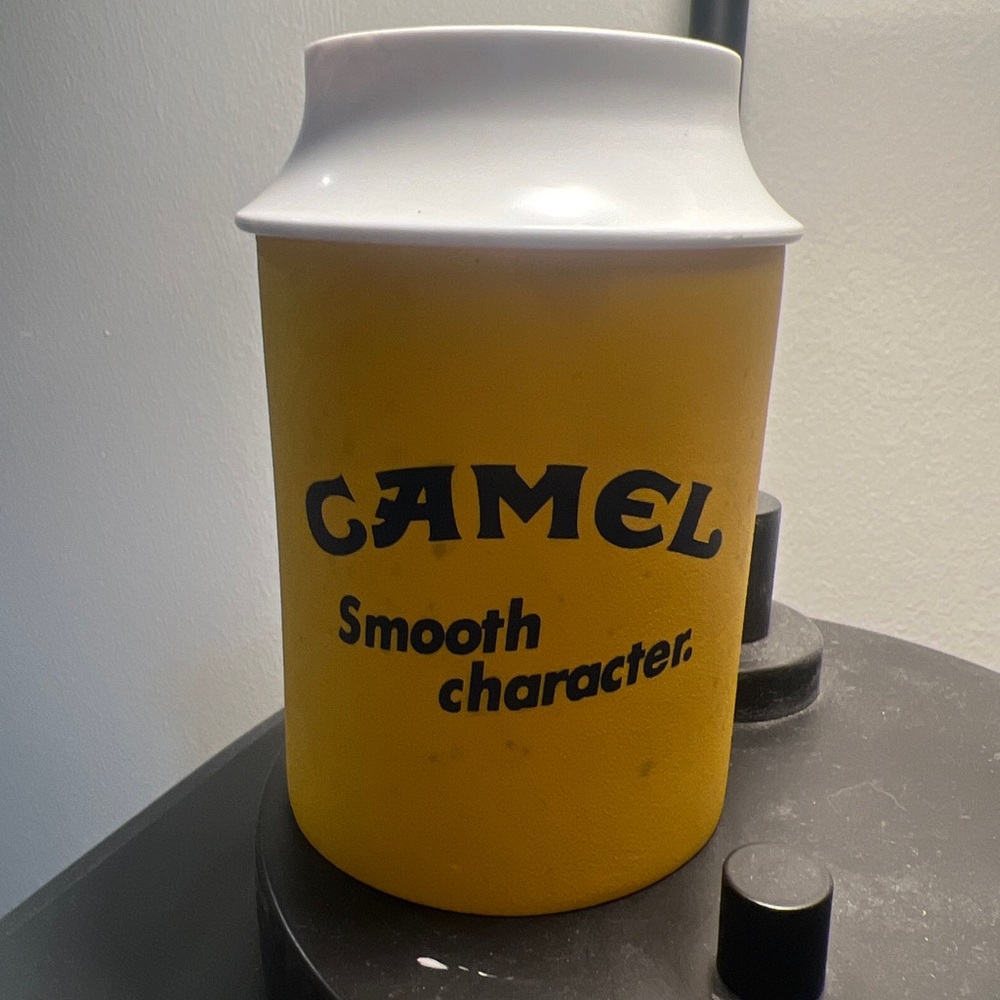 Joe Camel 🐪 Koozie Kup